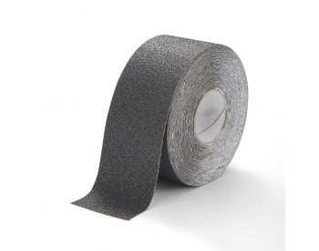 Foto - Černá korundová chemicky odolná protiskluzová páska FLOMA Extra Super Chemical Resistant - 18,3 m x 10 cm a tloušťka 1 mm