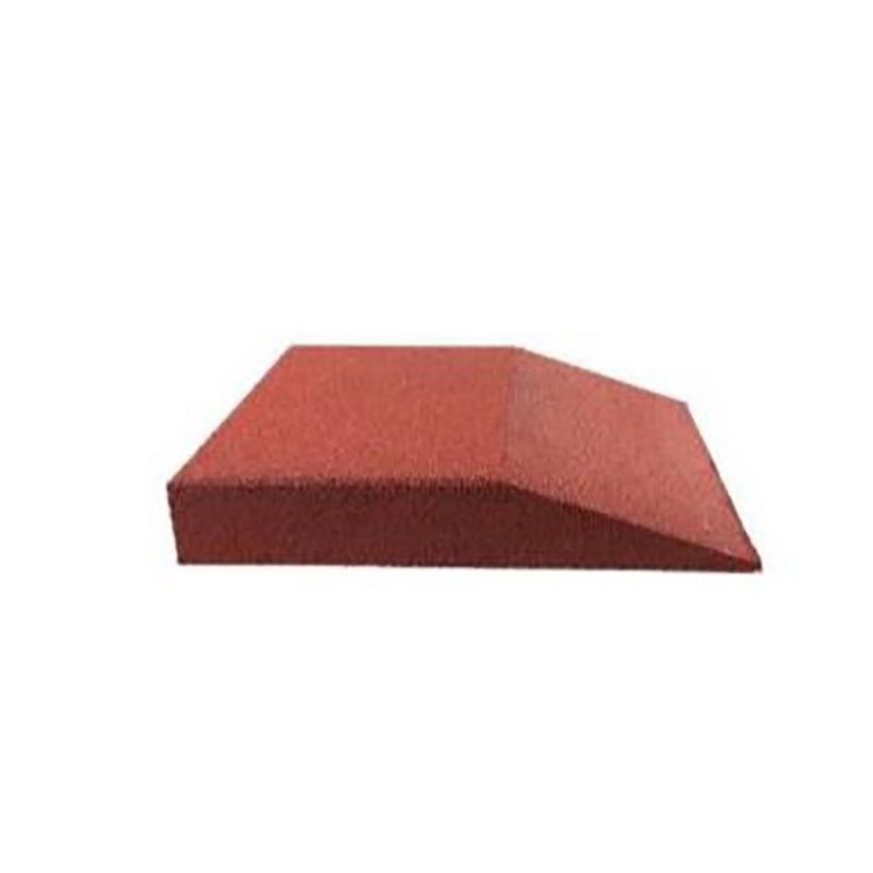 Červená gumová krajová dlaždice (V90/R00) - délka 50 cm, šířka 50 cm a výška 9 cm (cena za 1 ks)
