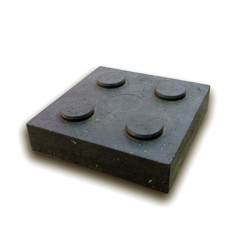 Černá plastová podkládací kostka \"4 čepy\" FLOMA RePVC - 23,8 x 23,8 x 5,3 cm (cena za 1 ks)