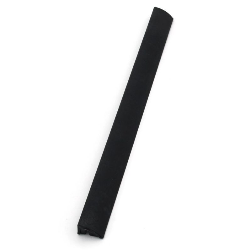 Černý plastový nájezd \"samice\" pro terasovou dlažbu Linea Striped - 58 x 4,5 x 2,5 cm (cena za 1 ks)