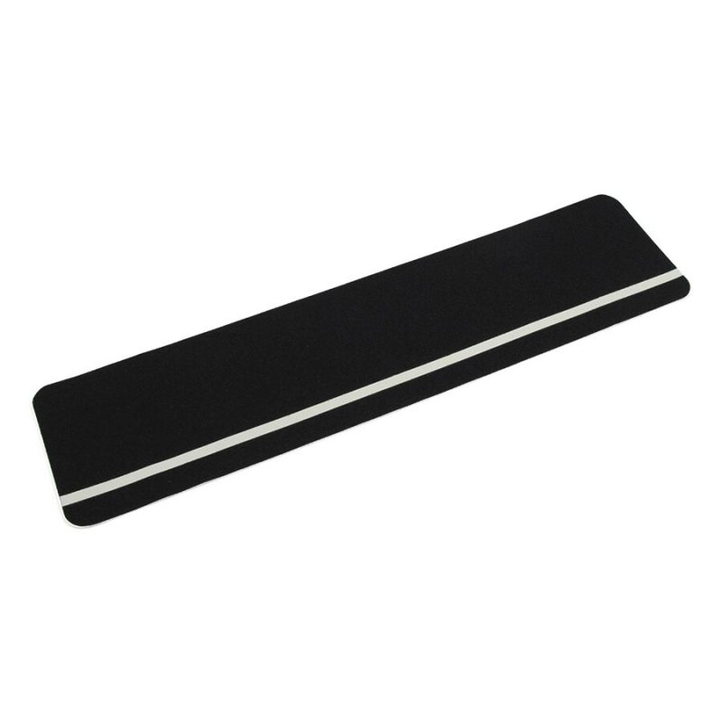 Černá korundová protiskluzová páska s fotoluminiscenčním pruhem (pás) FLOMA Glow in the Dark - 15 x 61 cm a tloušťka 0,7 mm (cena za 1 ks)
