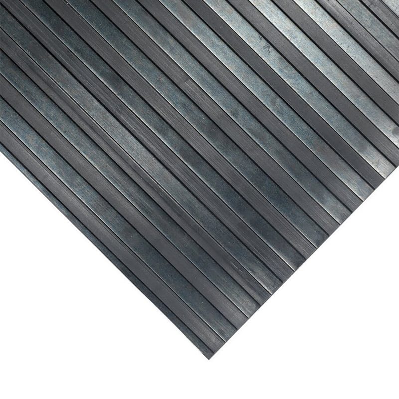 Černá rýhovaná protiskluzová průmyslová rohož COBARIB WIDE - 10 m x 90 cm x 3 mm (cena za 1 ks)